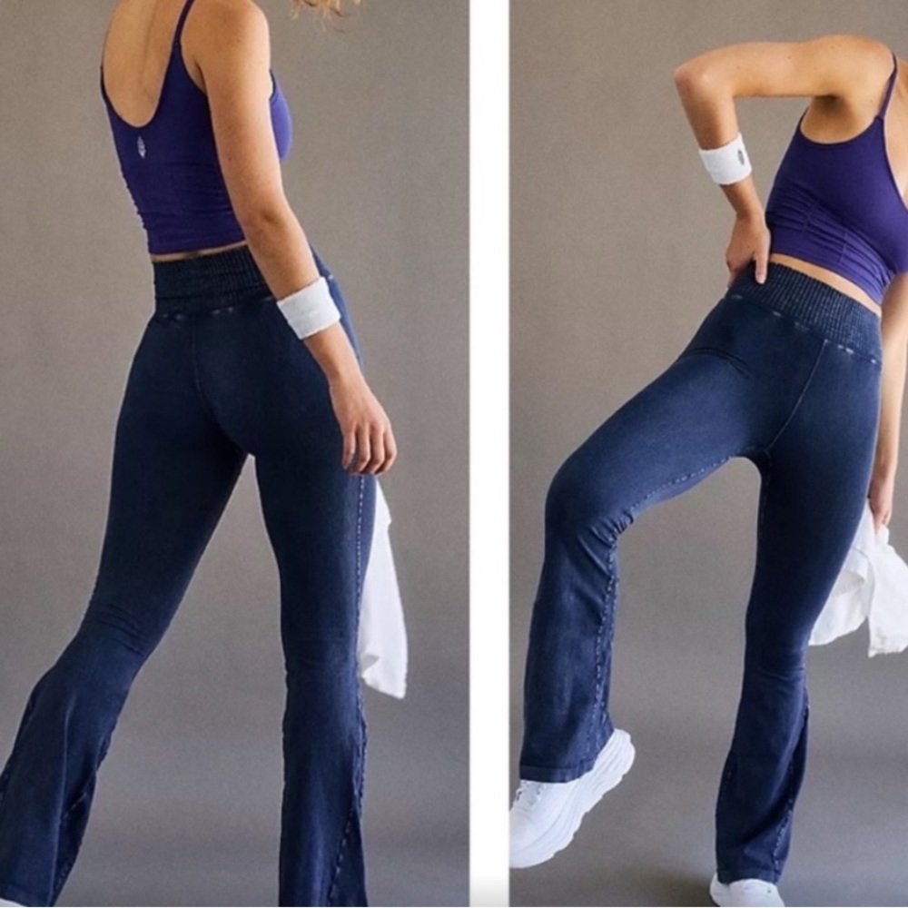NWOT Free People Movement Good Karma Flare Leggings - Deepest Navy - XS/S